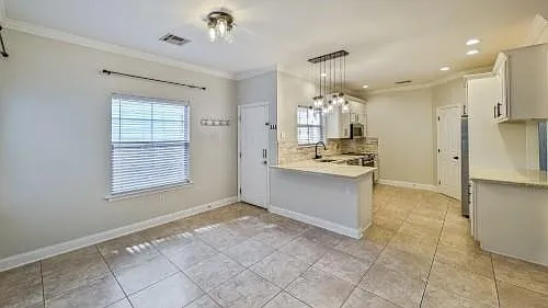 2735 Village Ct — Photo 7