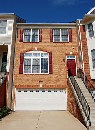 STUNNING BRICK FRONT TOWNHOME