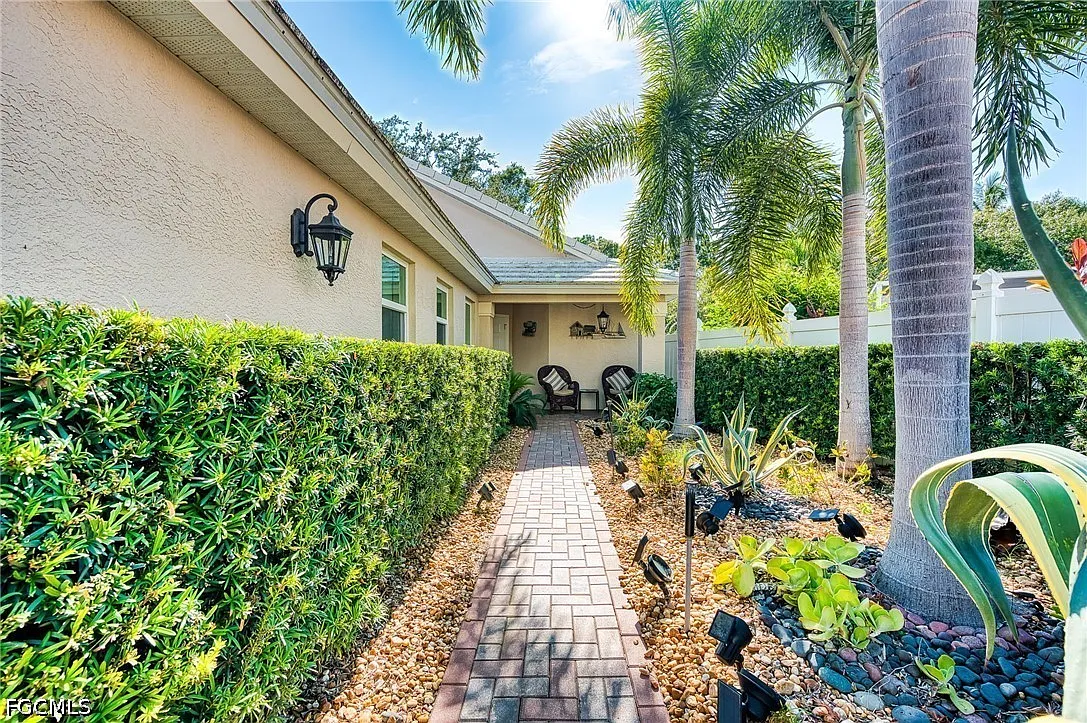 3 bed, 2.0 bath, 1848 sqft, $3,500 — Photo 2