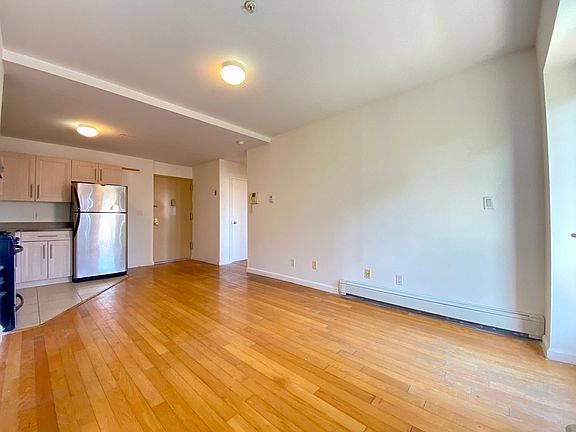 4th image of 4125 Kissena Blvd APT 4B