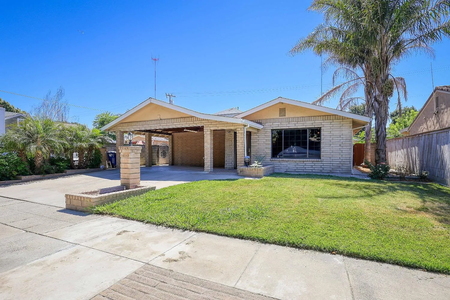 14043 Grand Ave photo 1