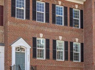 4089 Sutherland Pl, Fairfax, VA 22030