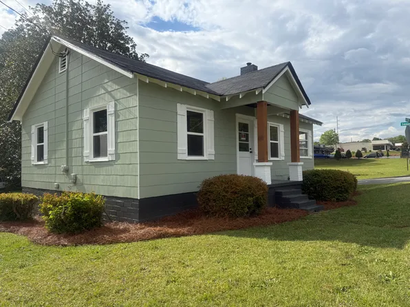 81 Simmons Cir, Lawrenceville, GA 30046