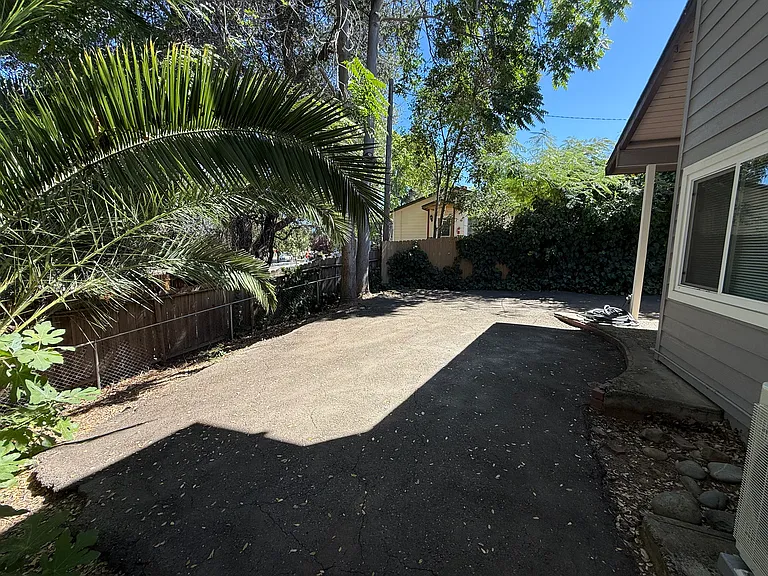 1010 Figueroa St #2 — Photo 15