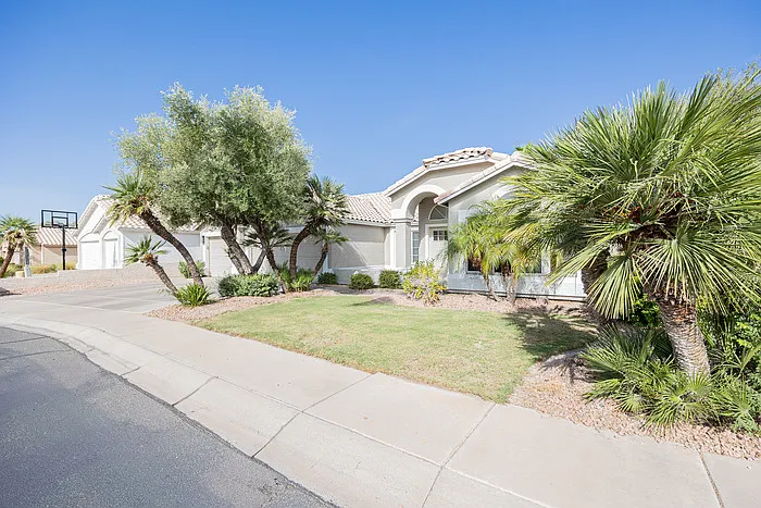 904 S Dolphin Dr — Photo 3