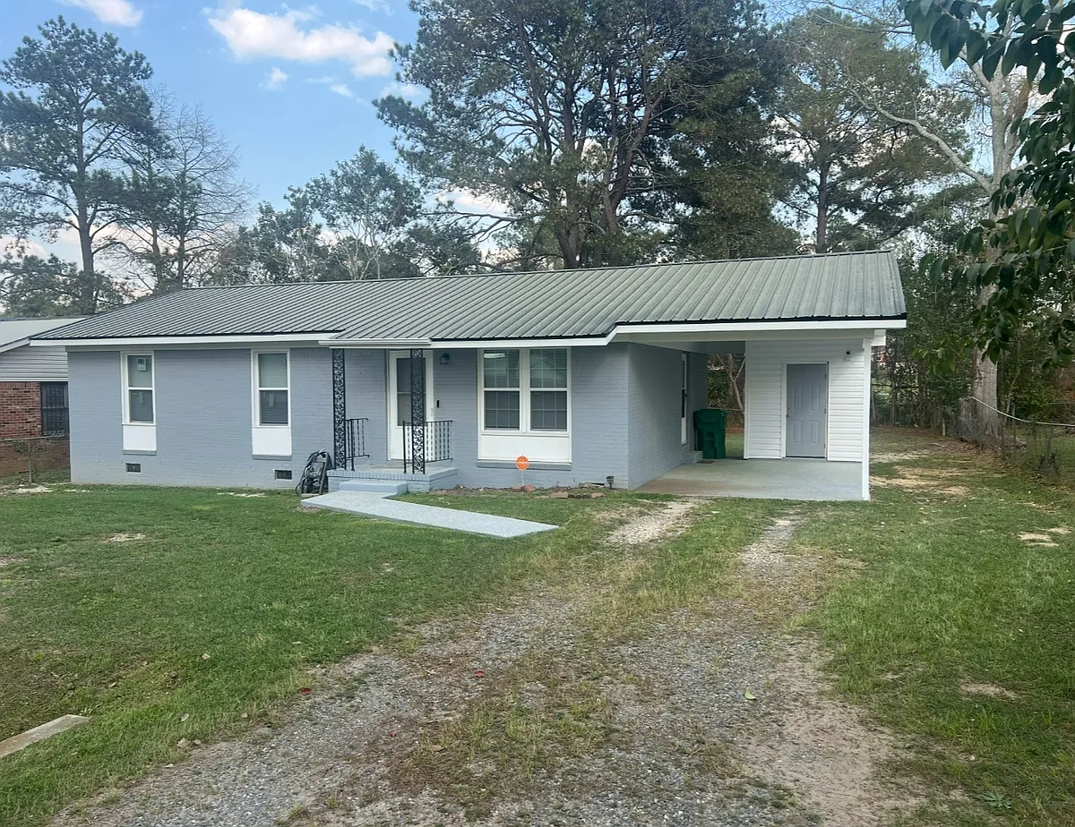 Building Photo - 3103 Lincoln Dr
