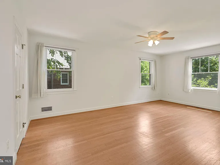 4505 Alton Pl NW — Photo 18