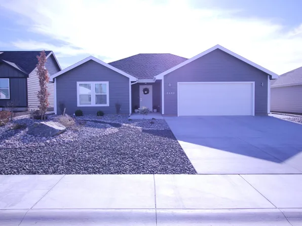 2602 Maize Ct, Hays, KS 67601