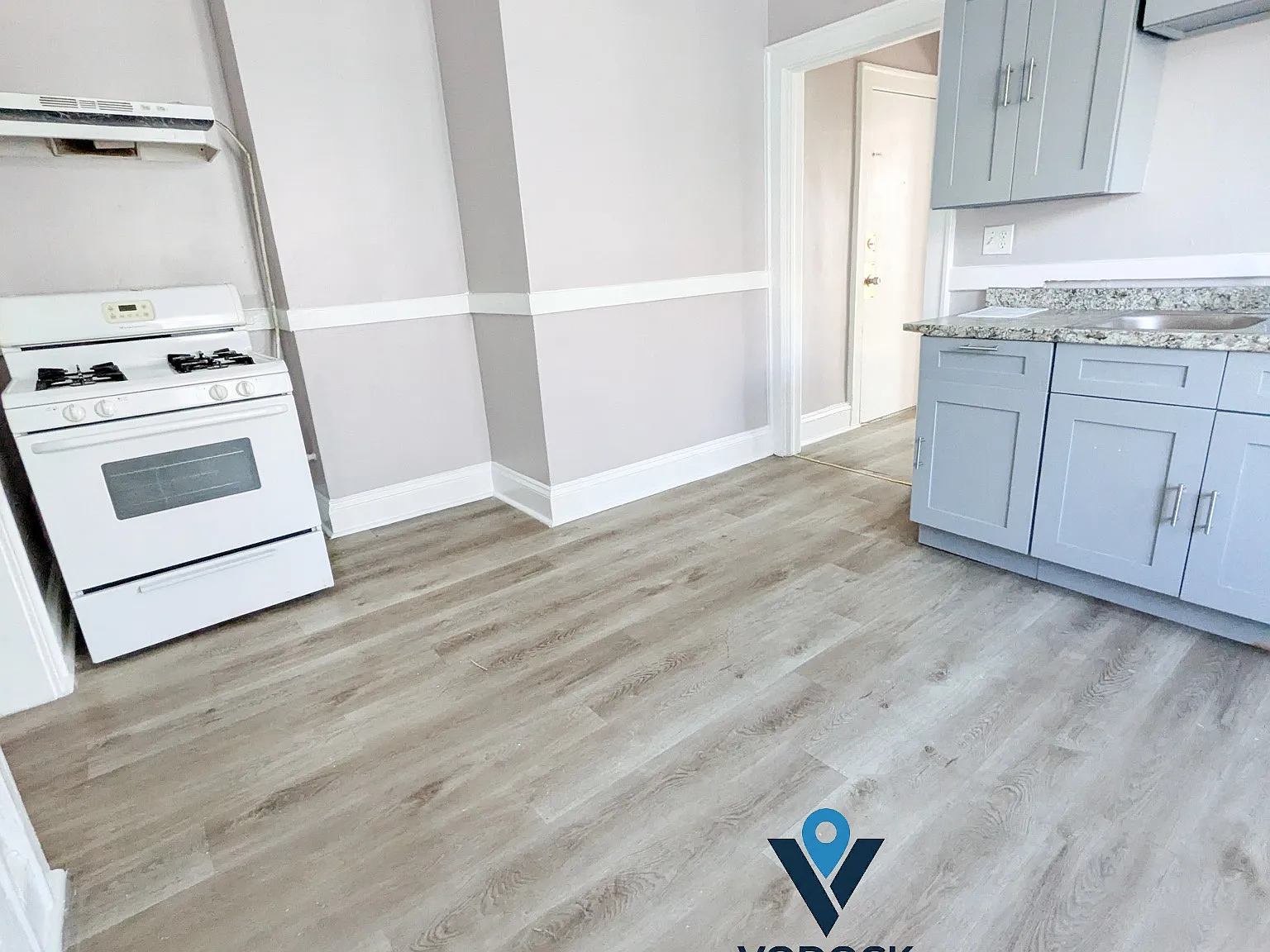 2 bed, 1000 sqft, $1,300 — Photo 3