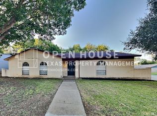 5900 Richard Dr, Watauga, TX 76148