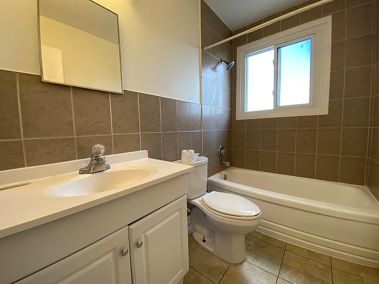 75 Harold Ave #10 — Photo 7