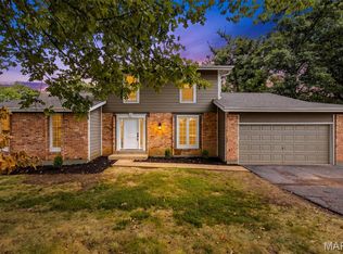 1674 Old Baxter Rd, Chesterfield, MO 63017