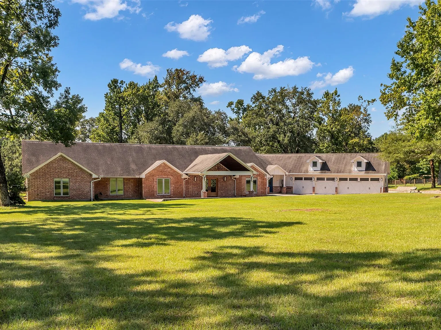 4 bed, 5.0 bath, 4007 sqft, $6,500 — Photo 1