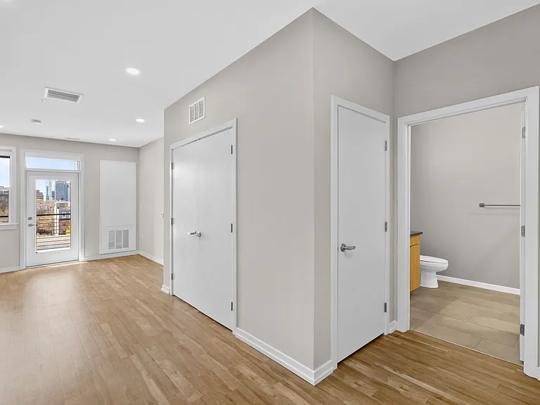 The Keystone Apartments — Photo 142
