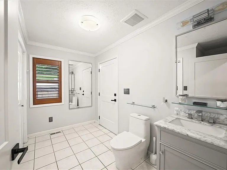 6340 Reives Rd — Photo 18