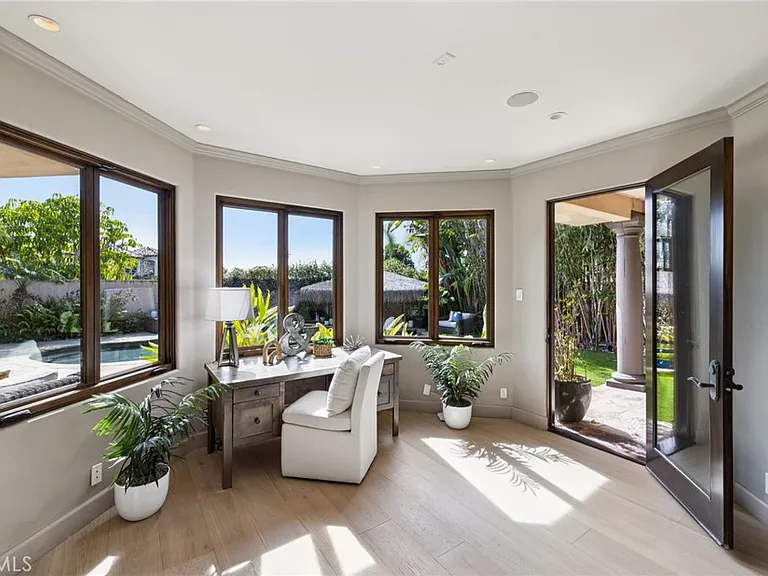 215 S Poinsettia Ave — Photo 27