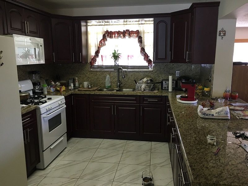 2nd image of 995 W 69th Pl
