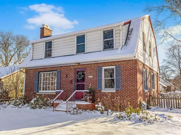 10537 West Wisconsin AVENUE, Wauwatosa, WI 53226