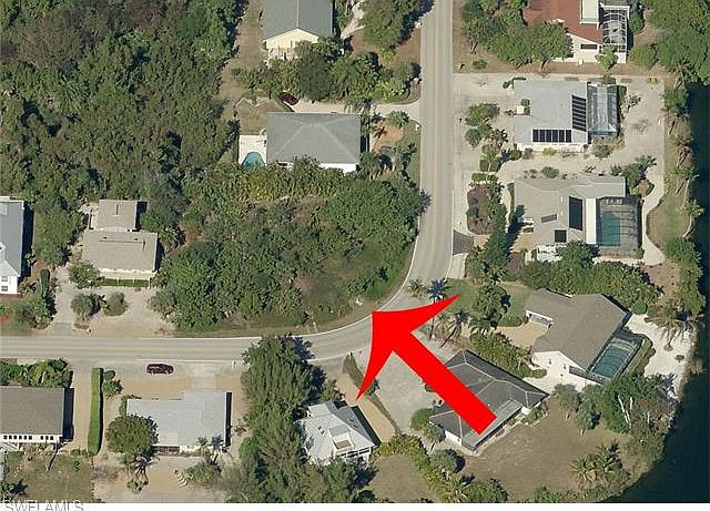 2nd image of 1466 Sand Castle Rd