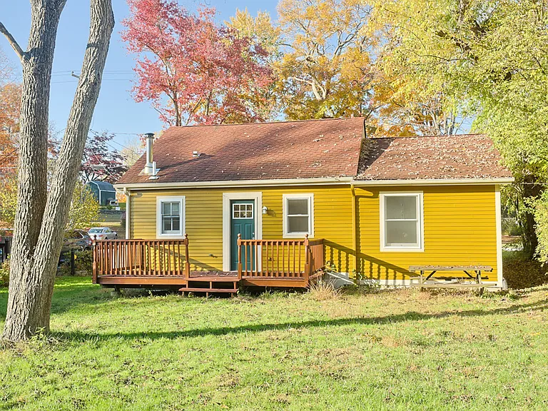 28 Mulford Ave — Photo 27
