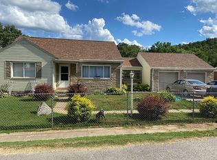 110 3rd Ave, Elkview, WV 25071