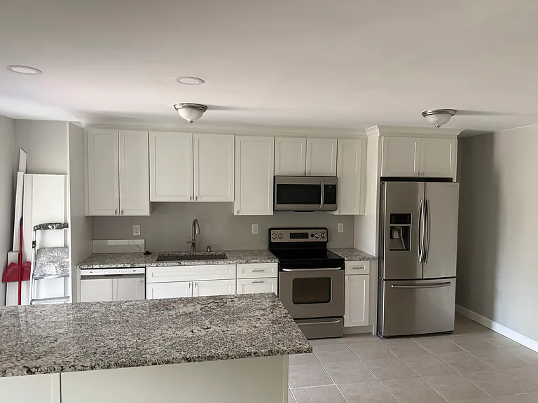 255 SW 7th St #10 — Photo 1