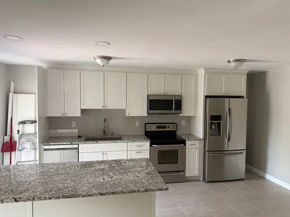 255 SW 7th St #10, Boca Raton, FL 33432