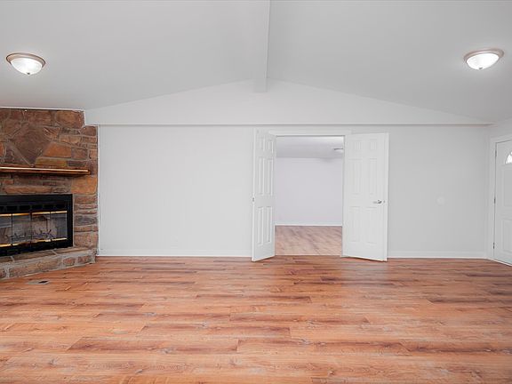 3rd image of 149 Testo Dr