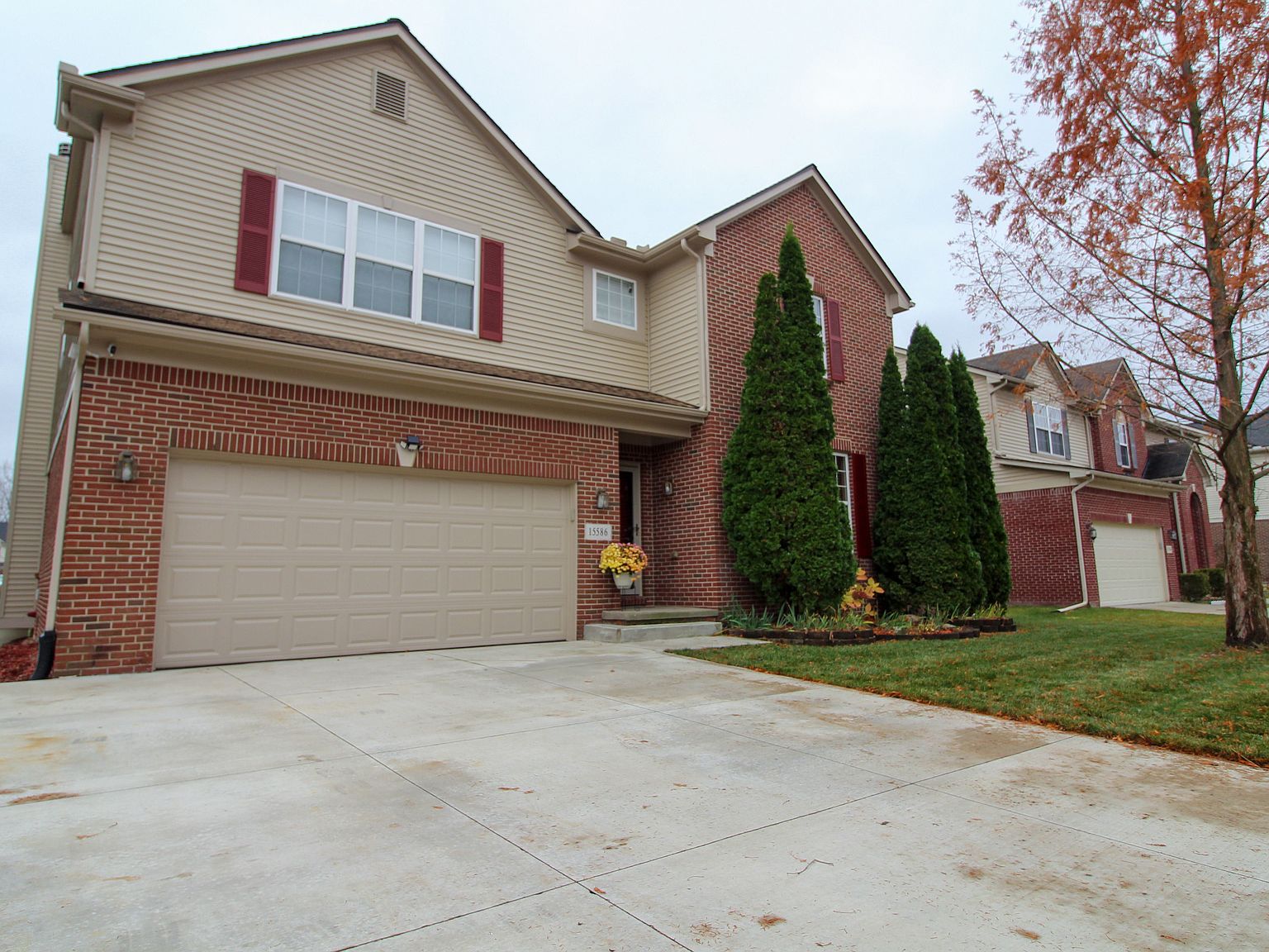 15586 Timbers Edge Dr, Clinton Township, MI 48035 | Zillow