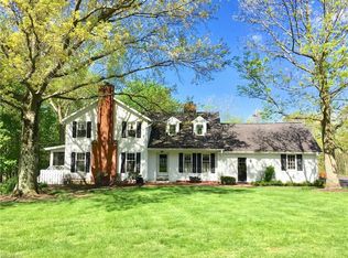 20 Greentree Rd, Moreland Hills, OH 44022