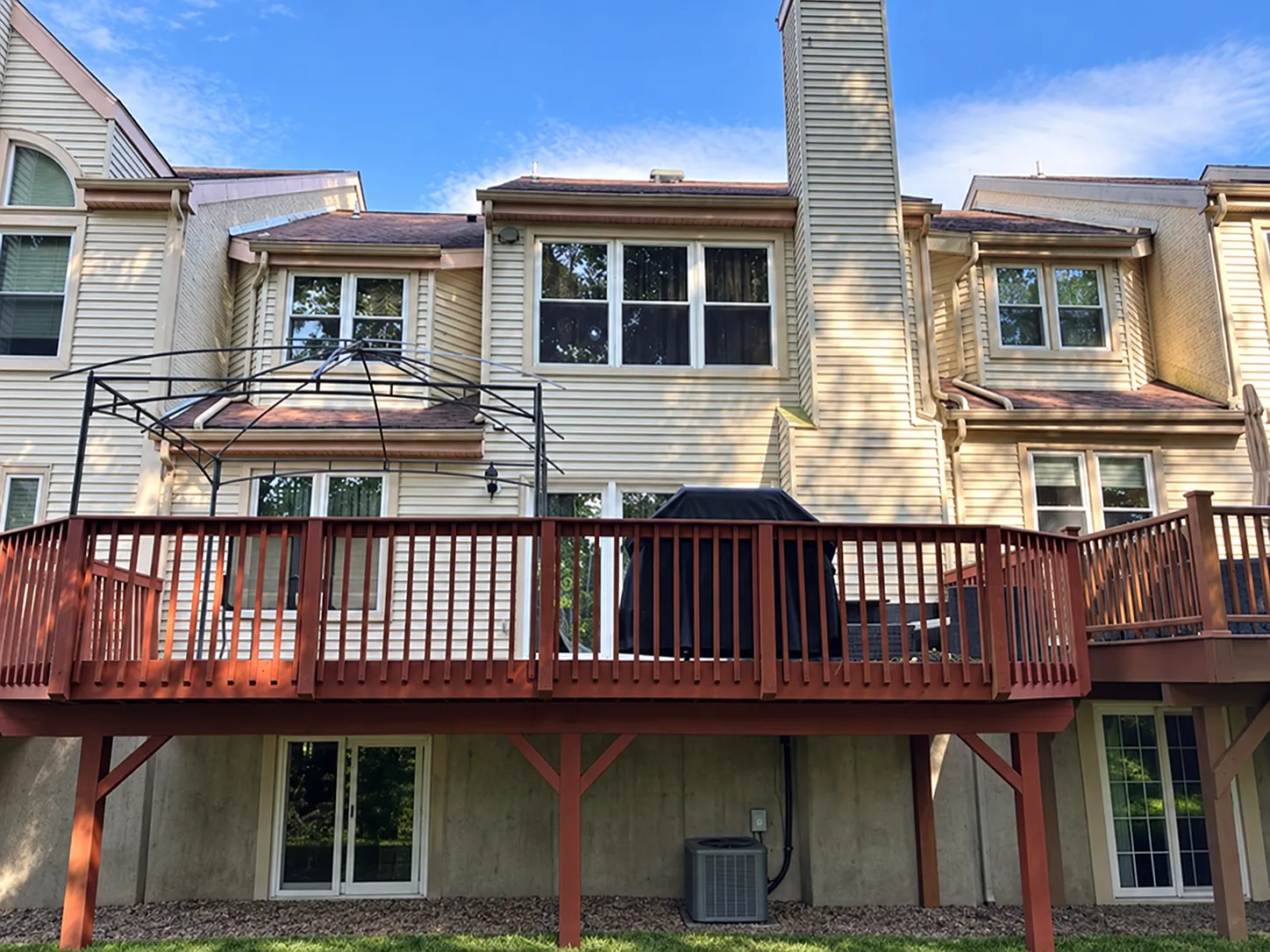 3 bed, 2.5 bath, 2350 sqft, $3,499 — Photo 2
