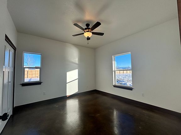 4th image of 487 Ashleigh Ln #A