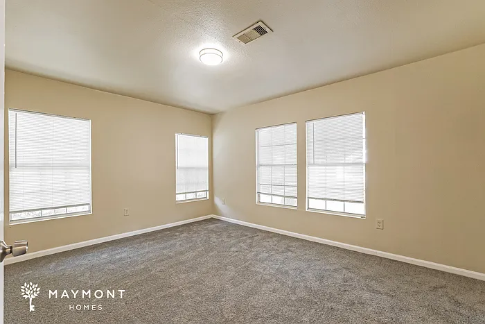 1009 Danube St — Photo 11