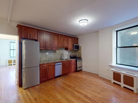 245 W 51st St