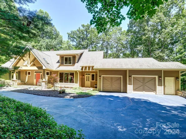 134 Solomon Cir, Hendersonville, NC 28739