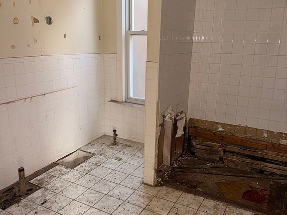 5th image of 11841 S Union Ave