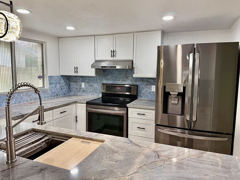 5817 W Tierra Buena Ln — Photo 10