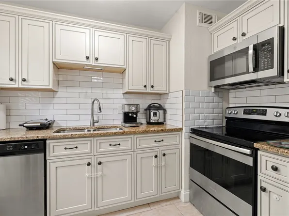 2804 Avenue J, Fort Pierce, FL 34947