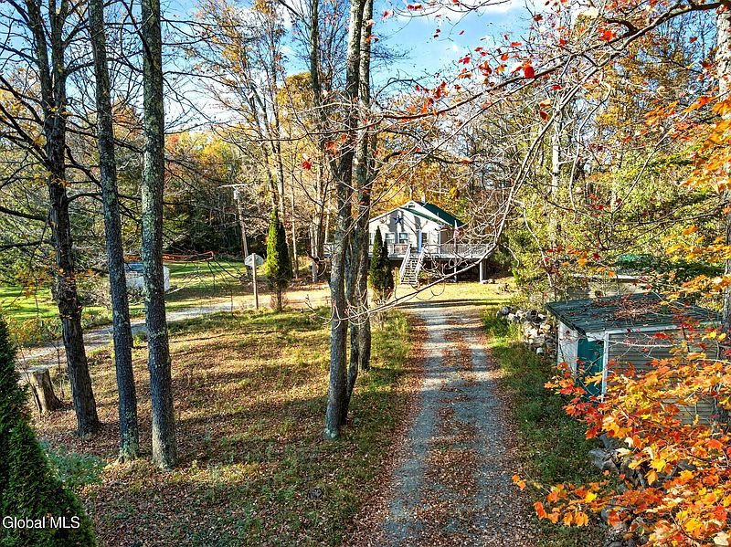 2nd image of 633 Moore Hill Road