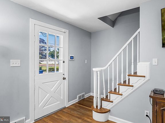 3rd image of 120 Lejune Rd