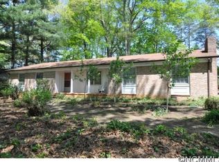 313 Moss Ln, Landrum, SC 29356