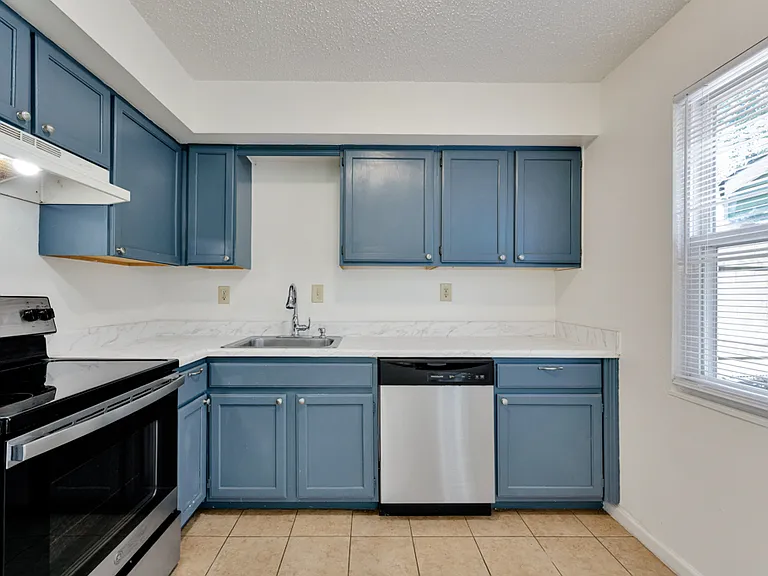 1132 Clear Springs Rd — Photo 8