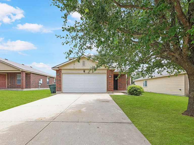 25 Avrshire Ln — Photo 1