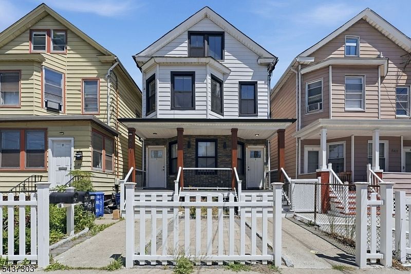 1st image of 851 Garden St