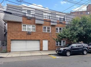 412 68th St APT 5, Guttenberg, NJ 07093