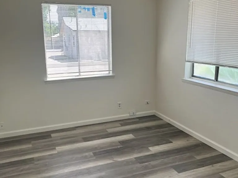 520 Maple St — Photo 2