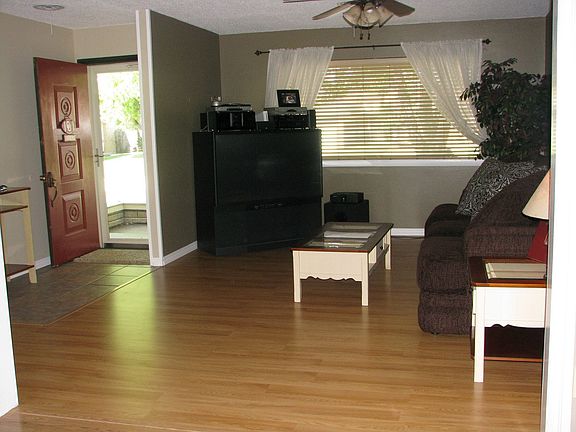 4th image of 716 Eagle Dr