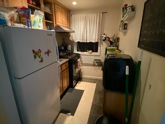5th image of 142 Riverton Dr