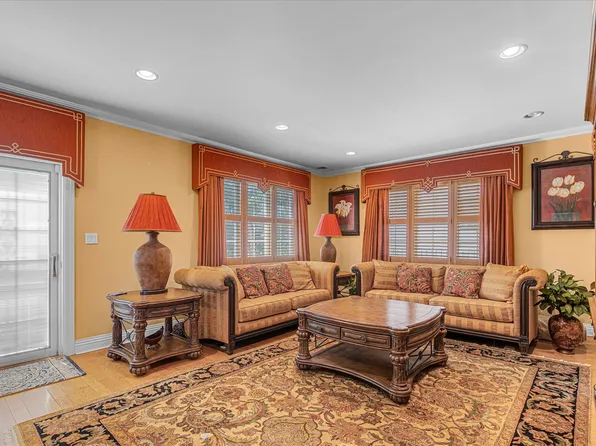 4 Point Crescent image 9 of 25