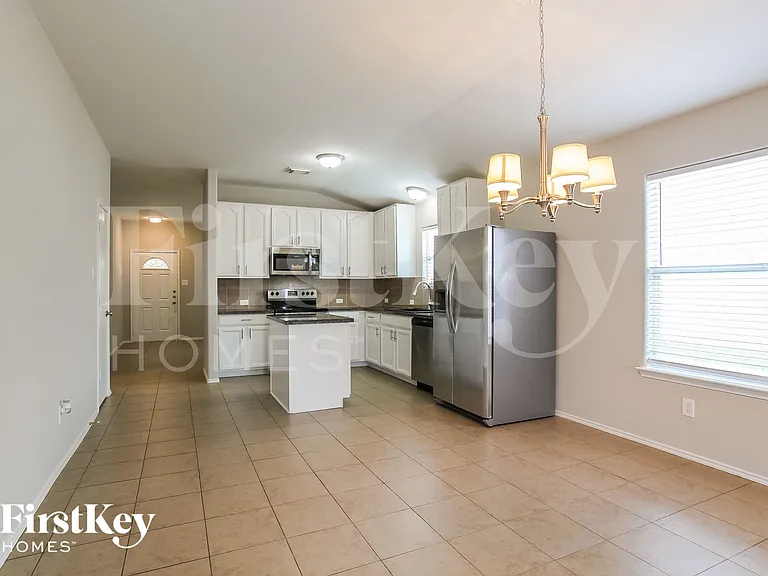 8110 Berkely Ct — Photo 7